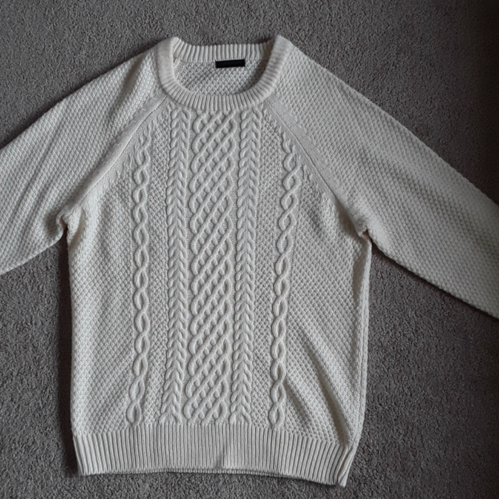 Off white beautiful sweater size large - Picture 4 of 6